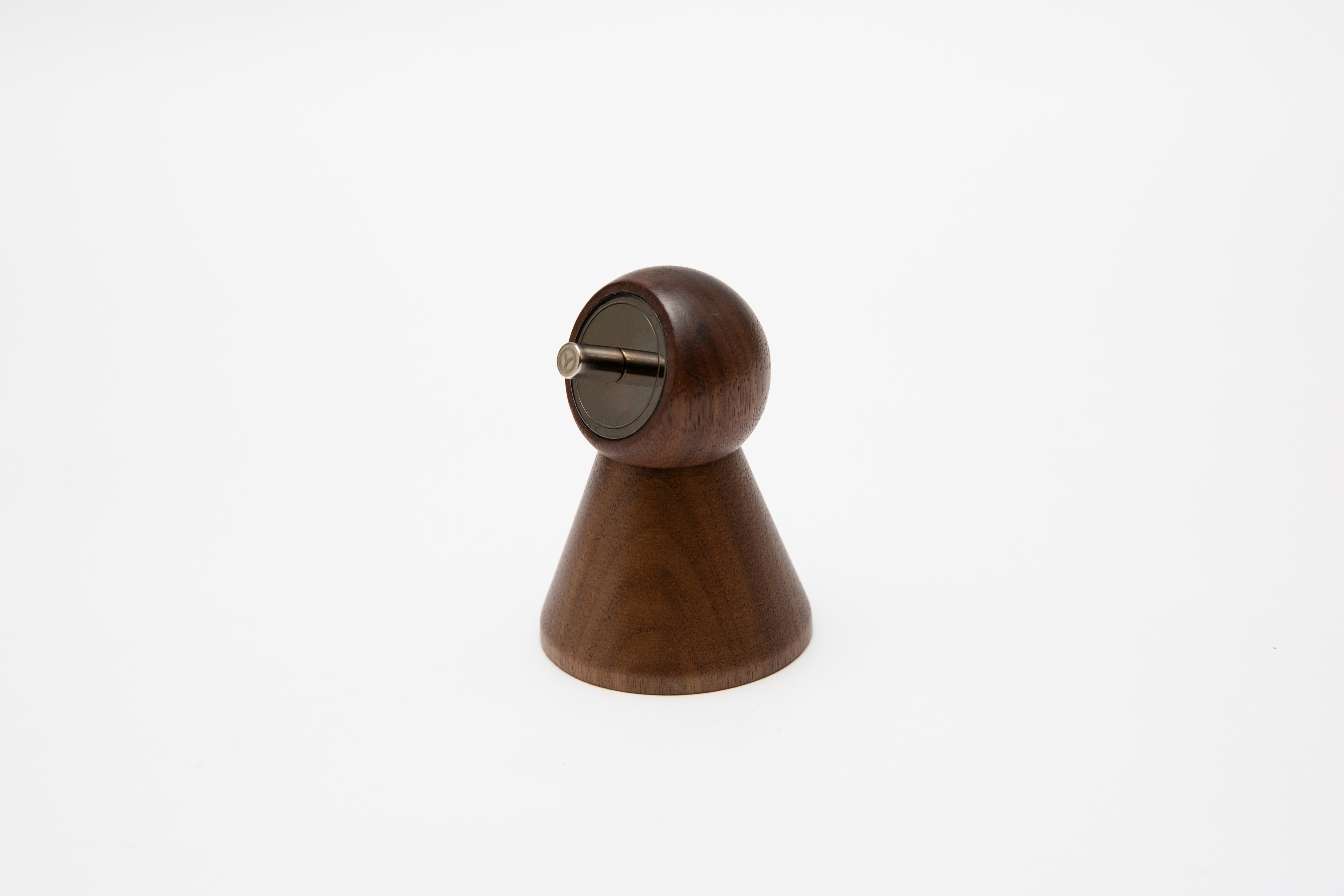 Classic Reflect - Magnetischer Halter aus Walnussholz - Wooden Memo Stand - YSTUDIO