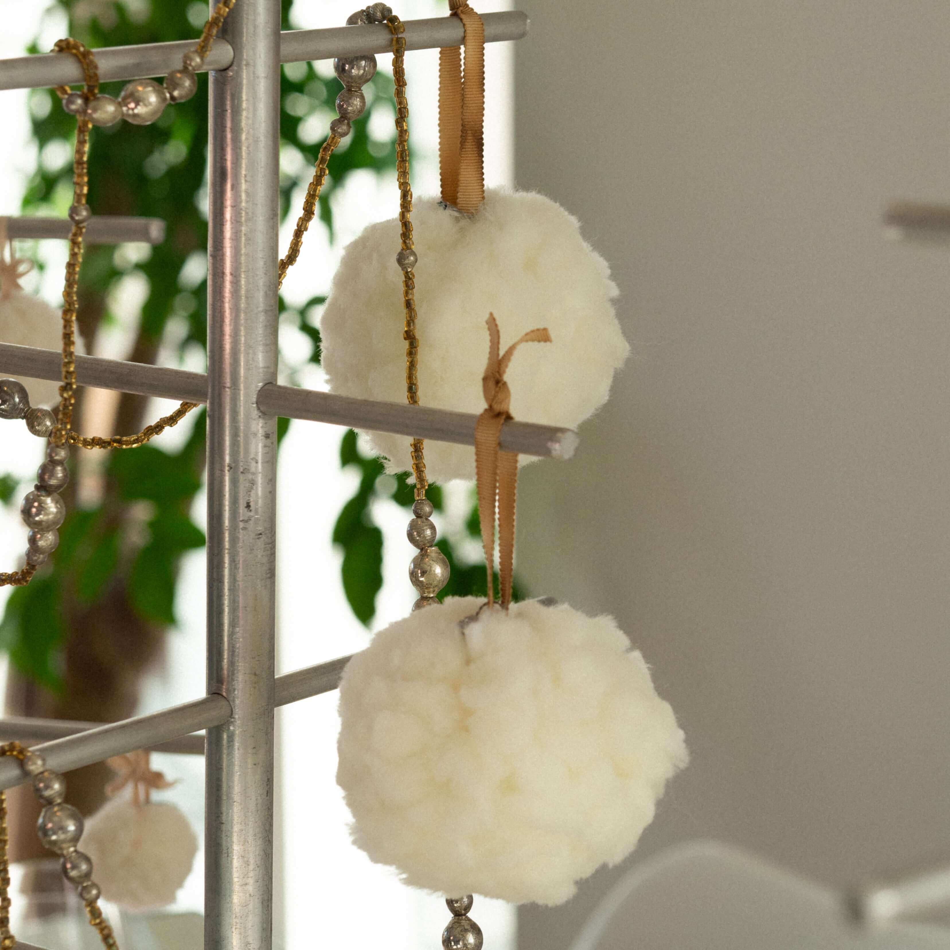 Großer Handgemachter Schneeball aus Merinowolle - Deus Living Copenhagen