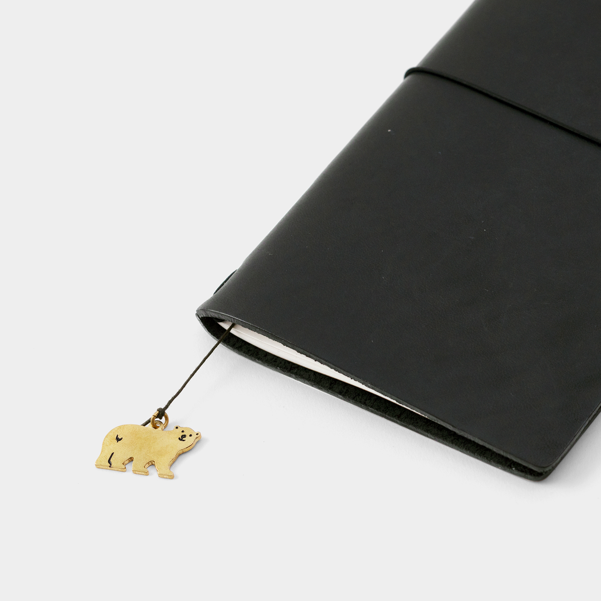 Brass Charm "Kleiner Bär" - TRAVELER'S FACTORY Limited