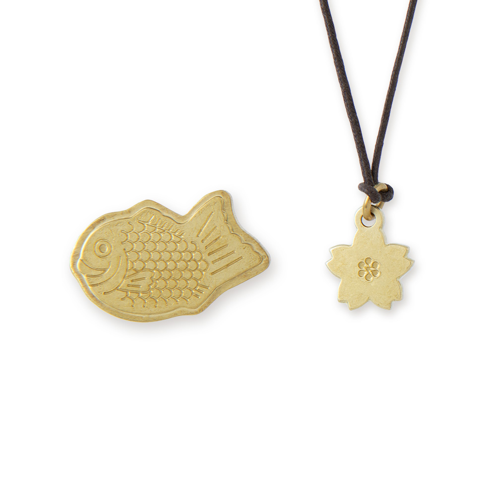 TRAVELER'S Notebook TOKYO Brass Charm von TRAVELER'S COMPANY JAPAN aus der Kategorie Limited Editionen und Raritäten mit der Artikelnummer 62339006