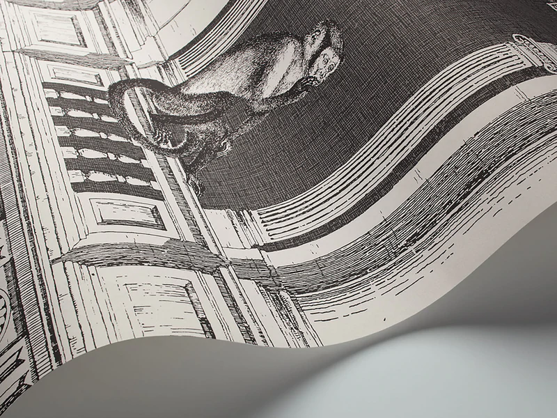 Procuratie e Scimmie Tapete - 114/21041 - Cole&Son - Fornasetti Senza Tempo von Cole&Son aus der Kategorie Fornasetti Selection mit der Artikelnummer 114-21041