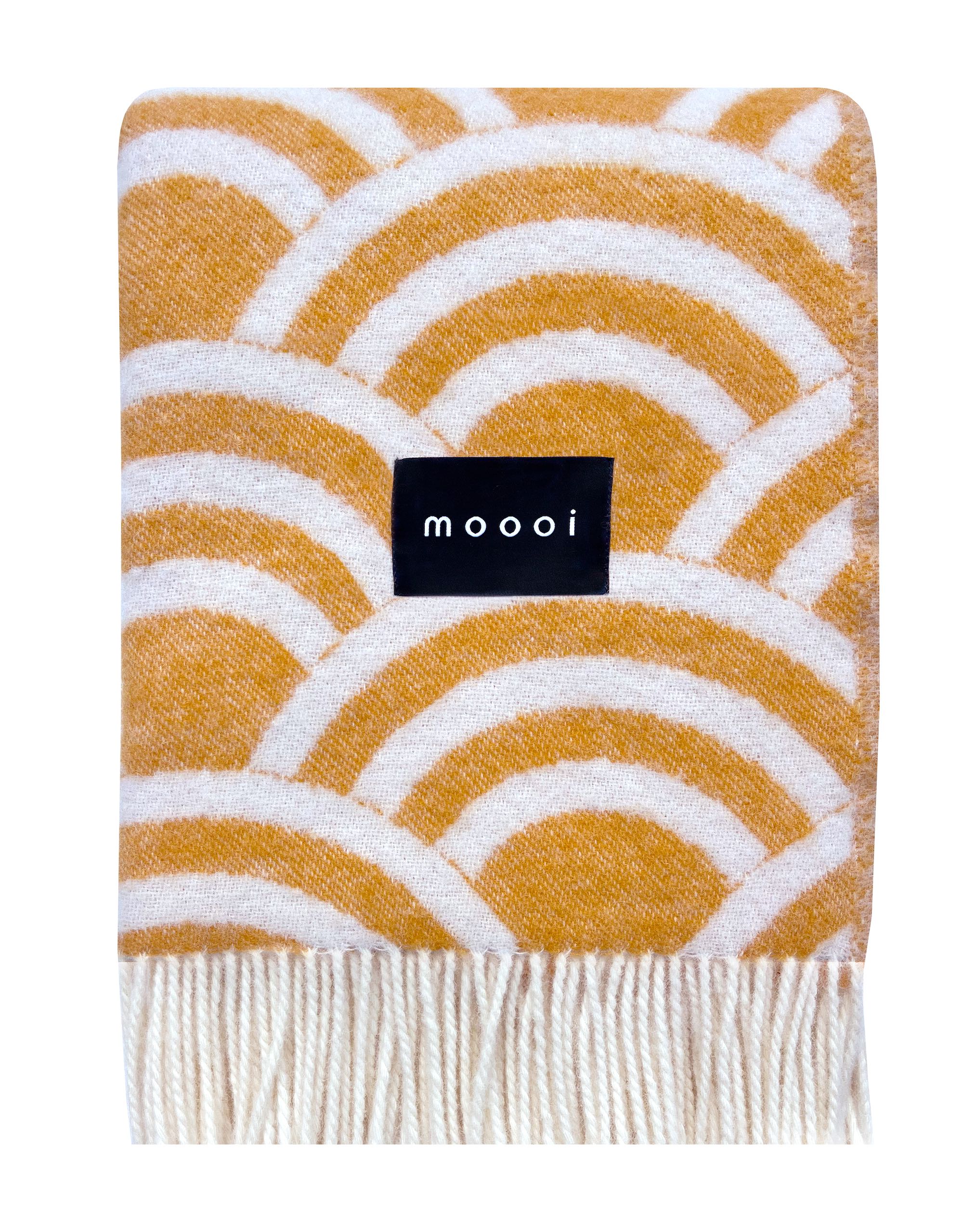 Lucky O's - Amber - Schurwolldecke von Maison Deux X moooi-MD-LO-A-Maison Deux-Kuschelige Schurwolldecken von Maison Deux Lucky O's - Amber - Schurwolldecke von Maison Deux X moooi von Maison Deux aus der Kategorie Kuschelige Schurwolldecken von Maison Deux mit der Artikelnummer MD-LO-A