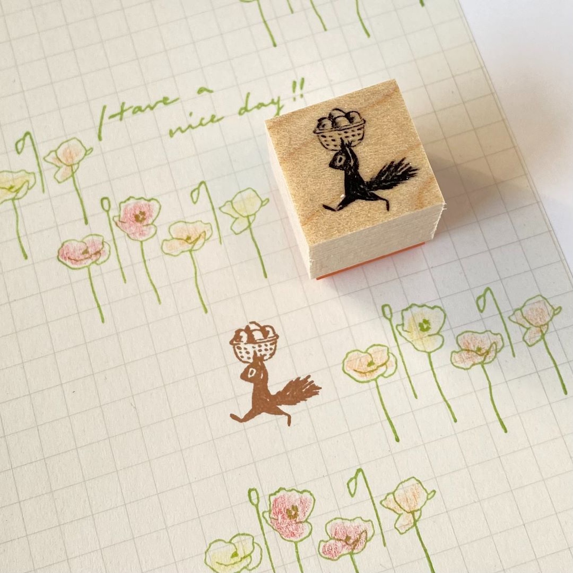 tragendes Eichhörnchen - nach links laufend - Japanischer Stempel von YAMADA aus der Kategorie Stempel von moriringo mit der Artikelnummer MR-02