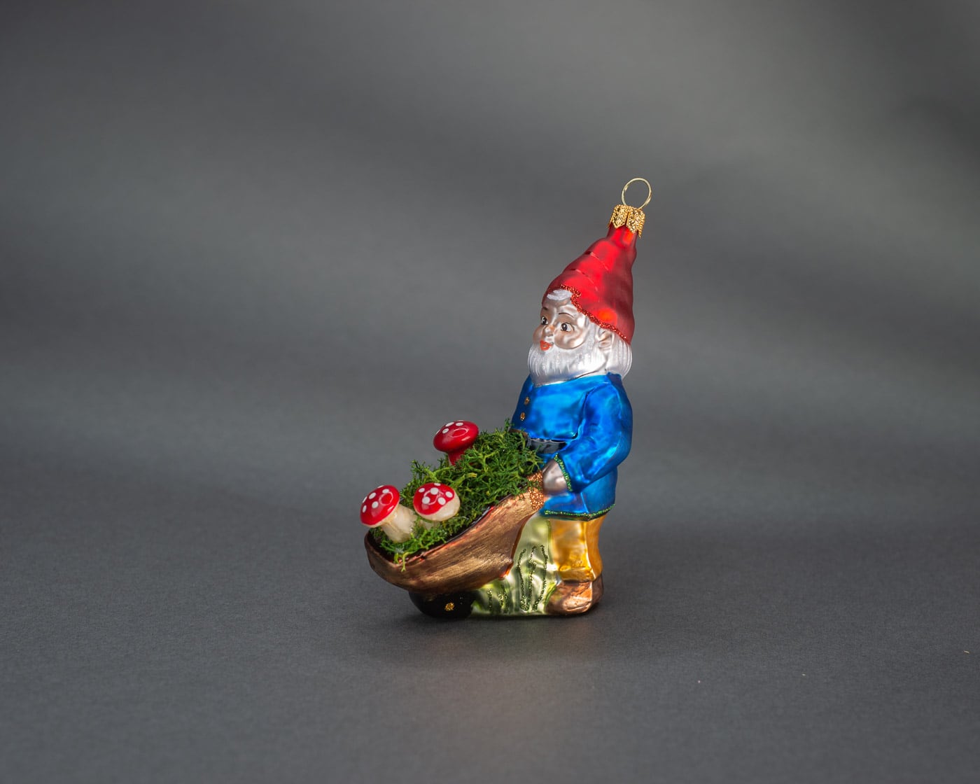 Gartenzwerg mit Schubkarren - Christbaumschmuck aus Glas von Hanco aus der Kategorie Christbaumschmuck mit der Artikelnummer 1967.04