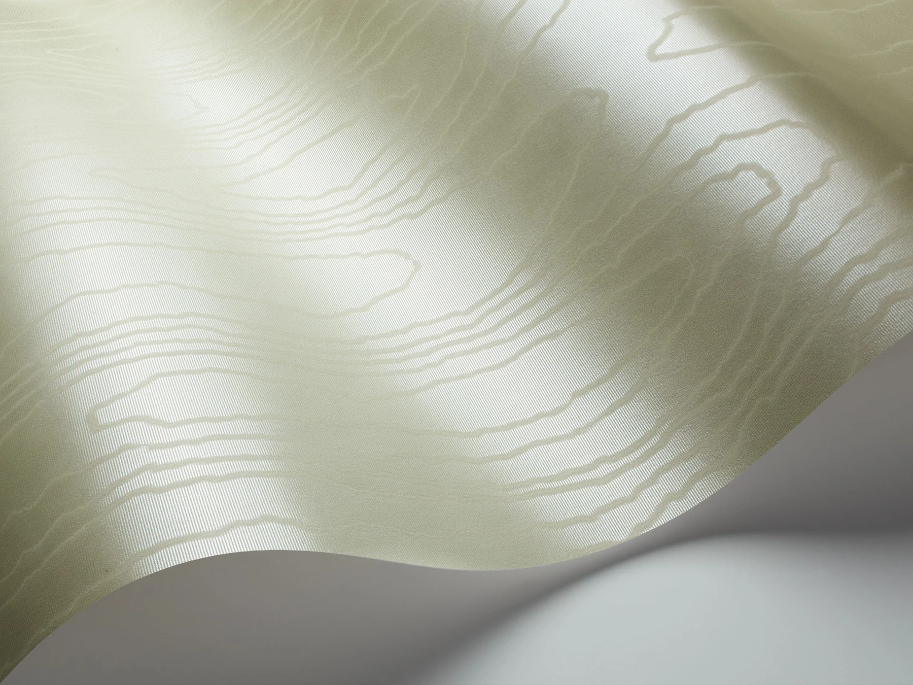 Watered Silk Tapete - 106/1014 - Cole&Son - Landscape Plains von Cole&Son aus der Kategorie Landscape Plains mit der Artikelnummer 106-1014