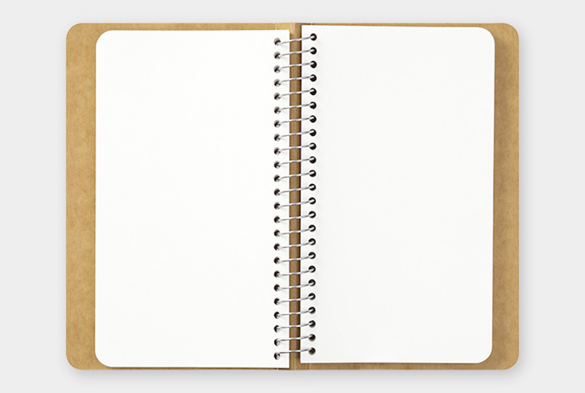 Spiral-Notizbuch - MD Weiß - A6 - TRAVELER'S COMPANY-15242006-TRAVELER'S COMPANY JAPAN-Spiral Ring Notebooks Spiral-Notizbuch - MD Weiß - A6 - TRAVELER'S COMPANY von TRAVELER'S COMPANY JAPAN aus der Kategorie Spiral Ring Notebooks mit der Artikelnummer 15242006